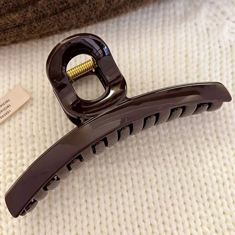Cocoa Girly Claw Clip